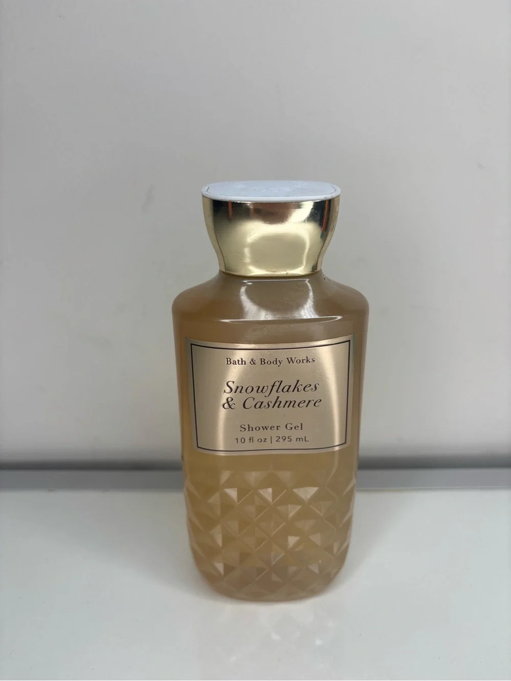 Bath & Body Works Snowflakes & Cashmere Shower Gel - Retired Scent